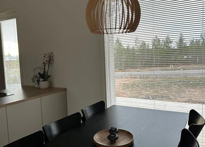 Brand New Scandinavian In רובניימי